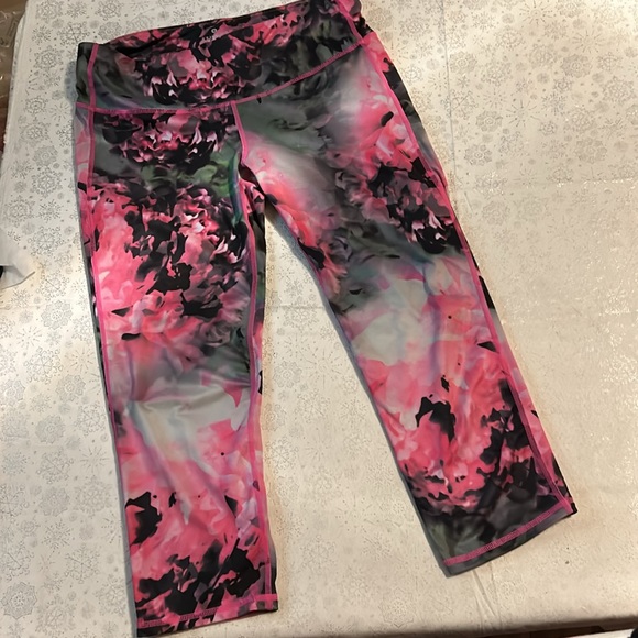 Athleta Capri leggings - Picture 2 of 6